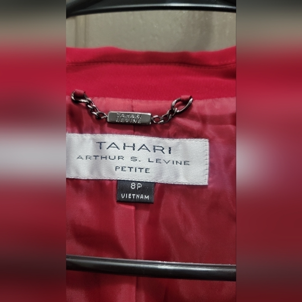 Tahari Red Blazer  8 P - Picture 3 of 10